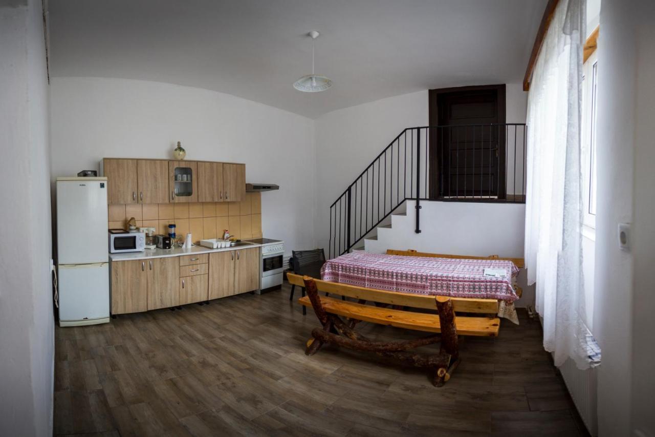 Penzion Casa Din Barcut Exteriér fotografie